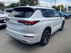 2024 Mitsubishi Outlander Exceed