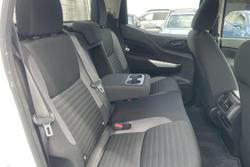 2022 Nissan Navara SL