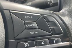 2022 Nissan Navara SL