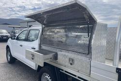 2022 Nissan Navara SL