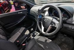 2016 Hyundai Accent Active