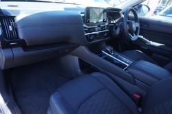 2024 Nissan Pathfinder ST-L