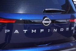 2024 Nissan Pathfinder ST-L