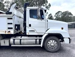 1995 Freightliner Fl 112