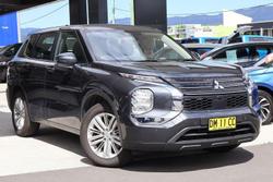 2024 Mitsubishi Outlander ES