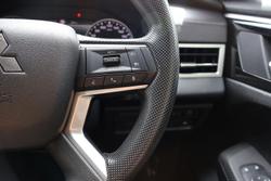 2024 Mitsubishi Outlander ES