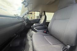 2015 Toyota Hiace Commuter