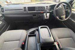 2015 Toyota Hiace Commuter