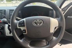 2015 Toyota Hiace Commuter