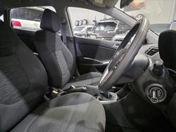 2014 Hyundai Accent Active