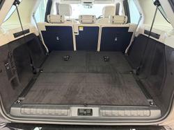 2025 Land Rover Discovery D350 Dynamic SE