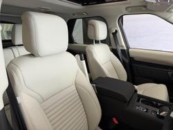 2025 Land Rover Discovery D350 Dynamic SE