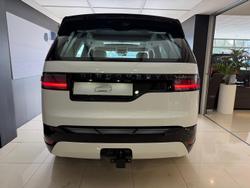 2025 Land Rover Discovery D350 Dynamic SE