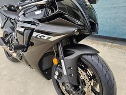 2024 Yamaha YZF-R1 Black