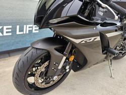 2024 Yamaha YZF-R1 Black