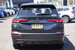 2024 Mitsubishi Outlander ES