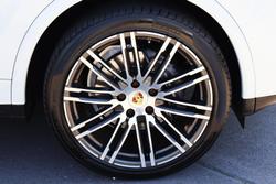 2017 Porsche Cayenne Diesel Platinum Edition