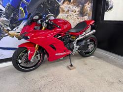 2018 DUCATI SUPERSPORT S RED