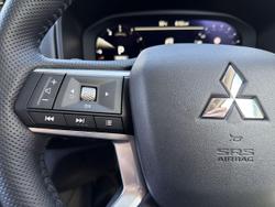 2025 Mitsubishi Outlander Exceed