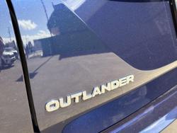 2025 Mitsubishi Outlander Exceed