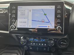 2023 Toyota Hilux SR5