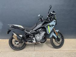 2023 CFMOTO 450 NK BLACK