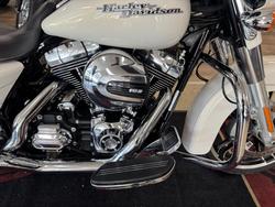 2016 HARLEY-DAVIDSON FLHXS STREET GLIDE SPECIAL GOLD