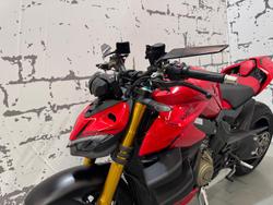 2023 Ducati Streetfighter V4 S Streetfighter Red