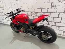 2023 Ducati Streetfighter V4 S Streetfighter Red