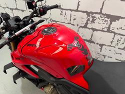 2023 Ducati Streetfighter V4 S Streetfighter Red