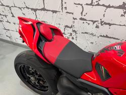 2023 Ducati Streetfighter V4 S Streetfighter Red