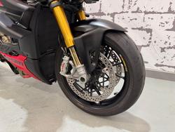 2023 Ducati Streetfighter V4 S Streetfighter Red