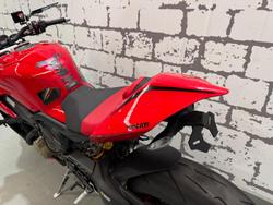 2023 Ducati Streetfighter V4 S Streetfighter Red