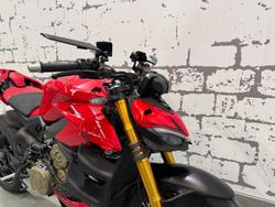 2023 Ducati Streetfighter V4 S Streetfighter Red