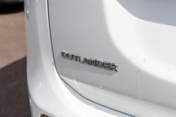2013 Mitsubishi Outlander ES