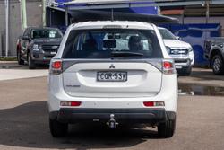 2013 Mitsubishi Outlander ES