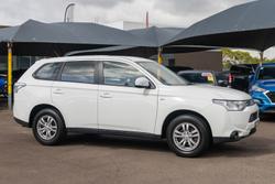 2013 Mitsubishi Outlander ES
