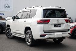 2024 Toyota Landcruiser Sahara ZX