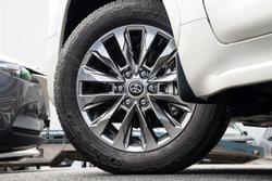 2024 Toyota Landcruiser Sahara ZX