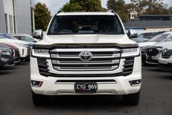 2024 Toyota Landcruiser Sahara ZX