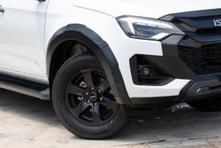 2025 Isuzu D-MAX X-TERRAIN