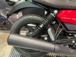 2025 Moto Guzzi V7 Stone Corsa Stone Red
