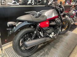 2025 Moto Guzzi V7 Stone Corsa Stone Red