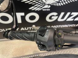 2025 Moto Guzzi V7 Stone Corsa Stone Red