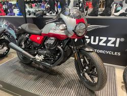 2025 Moto Guzzi V7 Stone Corsa Stone Red