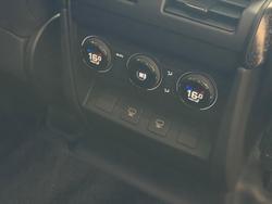 2025 Land Rover Defender 110 P635 OCTA Edition One