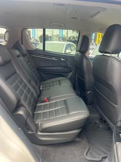 2020 Isuzu MU-X Onyx Edition