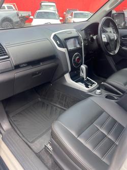 2020 Isuzu MU-X Onyx Edition