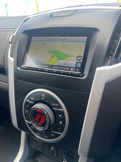 2020 Isuzu MU-X Onyx Edition