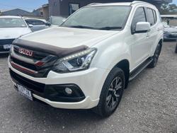 2020 Isuzu MU-X Onyx Edition